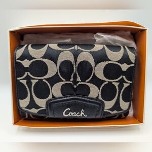 Coach Black And Tan Signature Tri-Fold Wallet *See Description